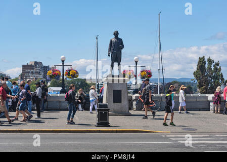 Innere Hafen Skulptur von Kapitän James Cook, Victoria, der Hauptstadt von British Columbia, Kanada Stockfoto