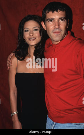 Antonio Banderas und Catherine Zeta-Jones 1998 © GFS/Hollywood Archiv - Alle Rechte vorbehalten File Reference # 31515 385 Stockfoto