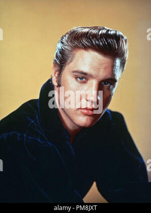 (Archival Classic Cinema - Elvis Presley Retrospective) Elvis Presley, um 1956. Dateireferenz # 31616 059THA Stockfoto