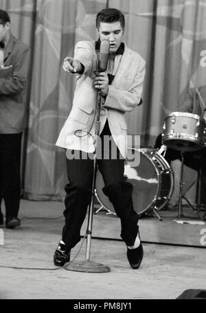 (Archival Classic Cinema - Elvis Presley Retrospective) Elvis Presley, 1956. Dateireferenz # 31616 062THA Stockfoto