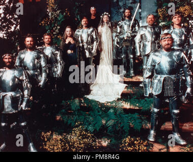 Studio Werbung noch von 'Excalibur' Paul Geoffrey, Liam Neeson, Unbekannt, Helen Mirren, Patrick Stewart, Nicol Williamson, Cherie Lunghi, Nigel Terry, Unbekannt, Nicholas Clay, Niall O'Brien © 1981 Warner Alle Rechte vorbehalten Datei Referenz # 31713147 THA für die redaktionelle Nutzung nur Stockfoto