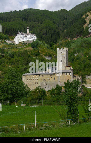 Fursternburg und Abtei Marienberg in Burgeis, Vinschgau, Südtirol Stockfoto