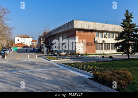 Chaskowo, Bulgarien - 15. MÄRZ 2014: atemberaubende Aussicht auf die Stadt von Haskovo - vom Denkmal der Jungfrau Maria, Bulgarien Stockfoto