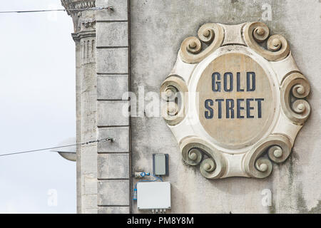 Zeichen für Gold Street in der Stadt Northampton, England. Stockfoto