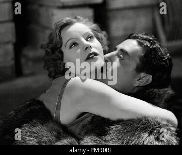 (Archivierung klassische Kino - Greta Garbo Retrospektive) John Gilbert und Greta Garbo", dem Fleisch und dem Teufel" 1926 MGM Datei Referenz # 31523 058 THA Stockfoto