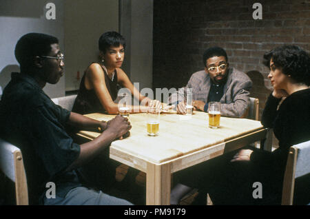 Film Still oder Werbung immer noch von "Jungle Fever" Wesley Snipes, Veronica Webb, Spike Lee und Annabella Sciorra © 1991 Universal Alle Rechte vorbehalten Datei Referenz # 31527104 THA für die redaktionelle Nutzung nur Stockfoto