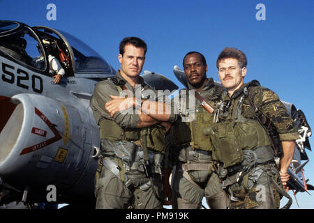 Film Still oder Werbung immer noch von "Flug der Eindringling' Brad Johnson, Danny Glover und Willem Dafoe © 1991 Paramount Pictures All Rights Reserved Datei Referenz # 31527134 THA für die redaktionelle Nutzung nur Stockfoto