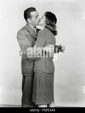 Lauren Bacall und Humphrey Bogart, 'The Big Sleep' 1946 Warner Datei Referenz # 31537 422 Stockfoto