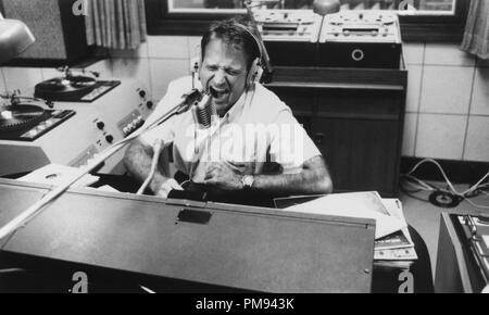 Studio Werbung immer noch von "Good Morning, Vietnam" Robin Williams © 1987 Touchstone Alle Rechte vorbehalten Datei Referenz # 31697230 THA für die redaktionelle Nutzung nur Stockfoto