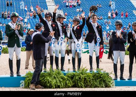 Tryon, USA. 17.September 2018. Medaille Podium. Team GBR in Gold. Rosalind Canter. Piggy Französisch. Tom Mcewan. Kristina Koch. Dressurreiten Springreiten Tag 6. World Equestrian Games. WEG 2018 Tryon. North Carolina. USA. 17.09.2018. Credit: Sport in Bildern/Alamy leben Nachrichten Stockfoto