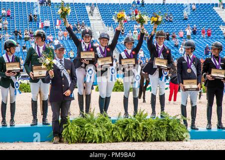 Tryon, USA. 17.September 2018. Medaille Podium. Team GBR in Gold. Rosalind Canter. Piggy Französisch. Tom Mcewan. Kristina Koch. Dressurreiten Springreiten Tag 6. World Equestrian Games. WEG 2018 Tryon. North Carolina. USA. 17.09.2018. Credit: Sport in Bildern/Alamy leben Nachrichten Stockfoto