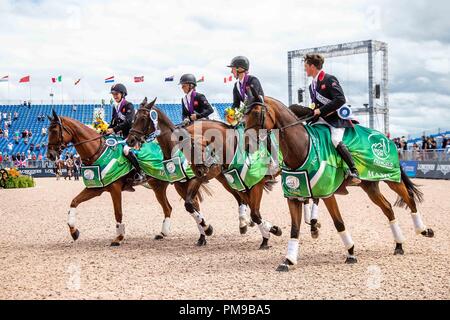 Tryon, USA. 17.September 2018. Goldmedaille Sieger. Schoß Ehre von britischen Eventing Team. Dressurreiten Springreiten Tag 6. World Equestrian Games. WEG 2018 Tryon. North Carolina. USA. 17.09.2018. Credit: Sport in Bildern/Alamy leben Nachrichten Stockfoto