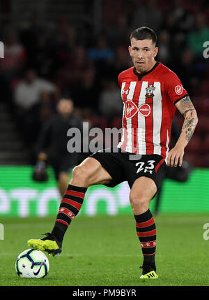 Southampton, Großbritannien. 17.September 2018. Pierre-Emile Hojbjerg von Southampton auf dem Ball - Southampton v Brighton & Hove Albion, Premier League, die St. Mary's Stadium, Southampton - 17. September 2018 jene uding verzeichnet, wie "live" Quelle: Richard Calver/Alamy Live News Credit: Richard Calver/Alamy leben Nachrichten Stockfoto