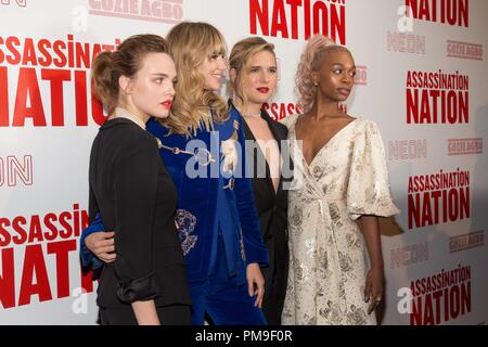New York, NY, USA. 17 Sep, 2018. Odessa Junge, Suki Waterhouse, Hari Nef, Abra in der Ankunftshalle für ERMORDUNG NATION Screening, Metrograph, New York, NY 17. September 2018. Credit: Jason Smith/Everett Collection/Alamy leben Nachrichten Stockfoto