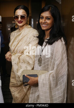 Mumbai, Indien. 17. Sep 2018. Rekha und Nandita Das während der sondervorführung des Films "anto' an PVR Juhu in Mumbai am 17. Sep 2018. Foto von Prordip Guha Credit: prodip Guha/Alamy leben Nachrichten Stockfoto