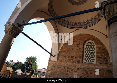 Sofia, Bulgarien. 11 Sep, 2018. 11.09.2018, Bulgarien, Sofia: Die Banja Bashi Moschee in der Mitte auf der Maria-Luiza-Boulevard. Foto: Jens Kalaene/dpa-Zentralbild/ZB | Verwendung weltweit/dpa/Alamy leben Nachrichten Stockfoto