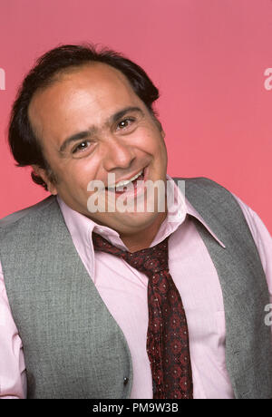 Studio Werbung immer noch von "Taxi" Danny DeVito ca. 1978 lle Rechte vorbehalten Datei Referenz # 31720080 THA für die redaktionelle Nutzung nur Stockfoto