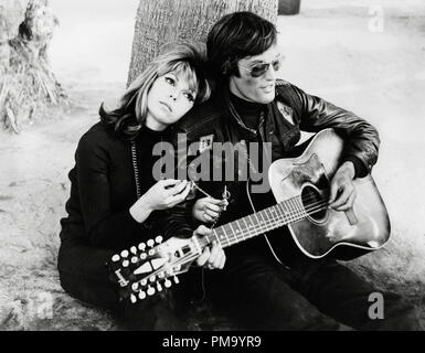 Studio Werbung immer noch: "Die Wilden Engel" Nancy Sinatra, Peter Fonda 1966 MGM Datei Referenz # 31780 292 Stockfoto