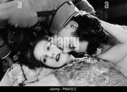 Studio Publicity still: Greta Garbo und John Gilbert, Flesh and the Devil 1926 MGM File Reference # 32039 079THA Stockfoto