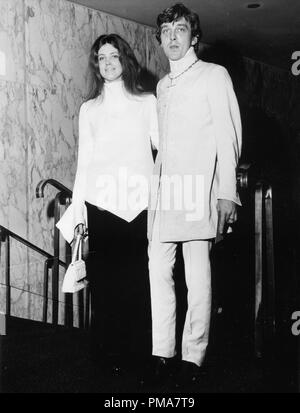 David Hemmings und Frau Gayle Hunnicutt, 1969 Datei Referenz # 32263 804 THA Stockfoto