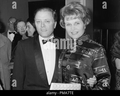 David Hemmings und Frau Gayle Hunnicutt, 1966 Datei Referenz # 32263 809 THA Stockfoto