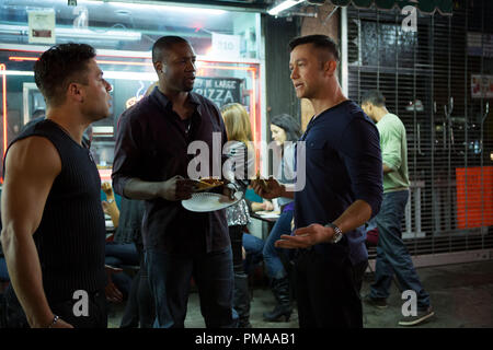 M 184 (von Links nach Rechts.) Sterne Jeremy Luke, Rob Brown und Autor/Regisseur/Star Joseph Gordon-Levitt in der Relativitätstheorie Medien "Jon". Foto: Daniel McFadden © 2013 Relativity Media, LLC. Alle Rechte vorbehalten. Stockfoto