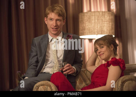 Tim (DOMHNALL GLEESON) und Maria (RACHEL MCADAMS) in 'Zeit' Stockfoto