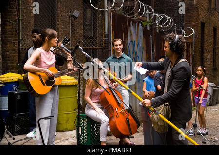 (L - R) Keira Knightley und MARK RUFFALO Stern in wieder beginnen (2014) Stockfoto