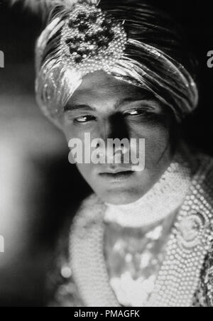 Rudolph Valentino, ca. 1921 Aktenzeichen # 32733 072THA Stockfoto