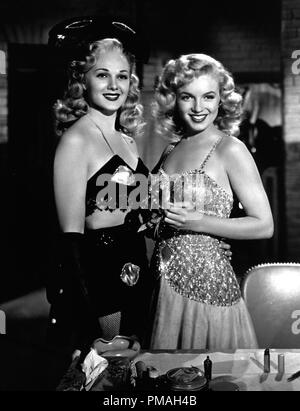 Adele Jergens und Marilyn Monroe' Damen des Chorus' 1948 Columbia Pictures Datei Referenz # 32733 429 THA Stockfoto