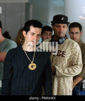 JOHN LEGUIZAMO und Regisseur Franc. REYES' Empire prallen zwei Welten aufeinander" (2002) Stockfoto