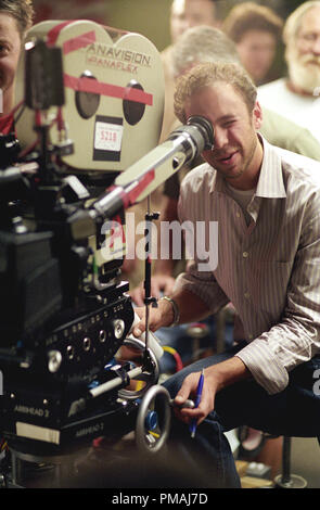 Autor/Regisseur JOHN HAMBURG am Set seines neuen romantische Komödie, Kam Polly. (2004) Stockfoto