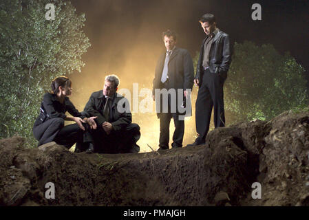 (L - r) Angelina Jolie, TCHEKY KARYO, JEAN HUGUES ANGLADE und OLIVIER MARTINEZ in der psychothriller "lebt", verteilt von Warner Bros. Bilder. (2004) Stockfoto