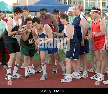 Von links: Geoffrey Arend, John Taylor, Leonard Earl Howze (rotes Hemd), Johnny Knoxville, Bill Chott, Edward Barbanell und Jed Rees in der Ringer. 2005 Stockfoto