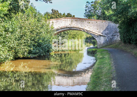 Brücke über die Shropshire Union Canal, Christleton, Cheshire, England Stockfoto