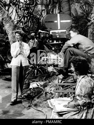 Katharine Hepburn während der Dreharbeiten von 'Sudden, Last Summer' 1959 Columbia / File Reference # 33505 014THA Stockfoto