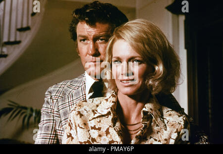 Earl Holliman und Angie Dickinson, "Police Woman" ca. 1975 Datei Referenz # 325557 075 THA Stockfoto