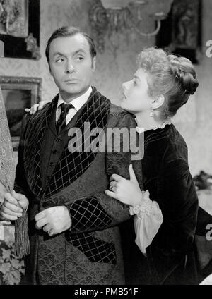 Charles Boyer, Ingrid Bergman "Gaslight" 1944 MGM Datei Referenz # 33371 506 THA Stockfoto