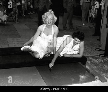 Marilyn Monroe und Jane Russell, ca. 1953 Datei Referenz # 33536 601 THA Stockfoto