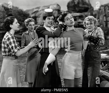 Norma Shearer, Joan Fontaine, Rosalind Russell, Paulette Goddard, Mary Boland, „The Women“ 1939 MGM File Reference # 33536 608THA Stockfoto