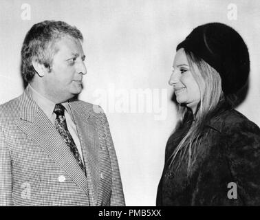 Fotograf Roy Cummings wirft mit seiner Berühmtheit Themen, Barbra Streisand, ca. 1971 Datei Referenz # 33536 731 GFS nur für redaktionelle Verwendung - Alle Rechte vorbehalten Stockfoto