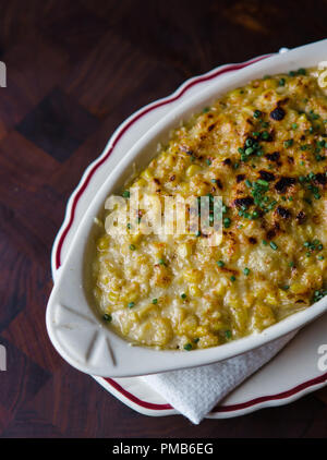 Wunderschöne Beilagen von Gnoccis, Salaten, Gemüse, Pasta und Kartoffeln für das französisch-amerikanische Steakhouse-Restaurant in Atlanta. Stockfoto