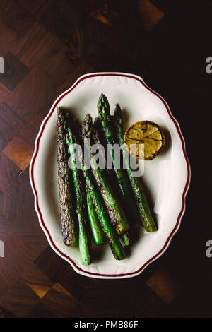 Wunderschöne Beilagen von Gnoccis, Salaten, Gemüse, Pasta und Kartoffeln für das französisch-amerikanische Steakhouse-Restaurant in Atlanta. Stockfoto