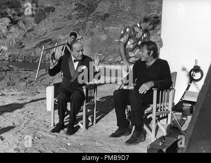 Richard Burton, Noel Coward, 1967 © GFS/Hollywood Archiv - Alle Rechte vorbehalten File Reference # 32557 695 THA Stockfoto