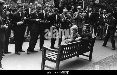 Petula Clark und ihrem Mann Claude Wolff, 1966 © GFS/Hollywood Archiv - Alle Rechte vorbehalten File Reference # 32557 815 THA Stockfoto