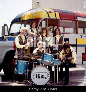 Shirley Jones, Danny Bonaduce, Suzanne Crough, Susan Dey, David Cassidy und Brian Forster, "Die Partridge Familie" circa 1970 Datei Referenz # 32557 881 THA Stockfoto