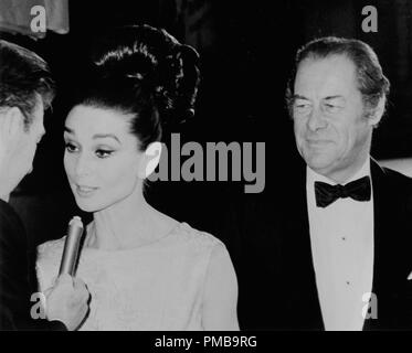 Rex Harrisonvand Audrey Hepburn bei der Premiere von 'My Fair Lady' 1964 Datei Referenz # 32557 947 THA Stockfoto