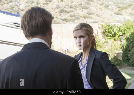 Bob Odenkirk als Saul Goodman und Rhea Seehorn als Kim - BESSERE CALL SAUL - Staffel 1, Episode 3 - Foto: Ursula Coyote/AMC Stockfoto