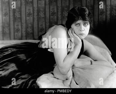 Theda Bara, ca. 1915 Datei Referenz # 33371 660 THA Stockfoto