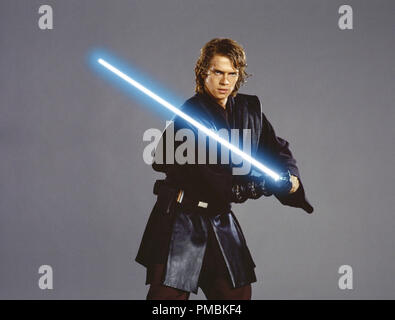 Hayden Christensen spielt Anakin Skywalker, der auf die dunkle Seite der Macht gezogen wird in Star Wars: Episode III - Die Rache der Sith. TM & © 2005 Lucasfilm Ltd. Alle Rechte vorbehalten. Stockfoto